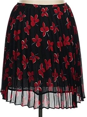 Hillard & Hanson Black Pleated Skirt with Red Floral Print